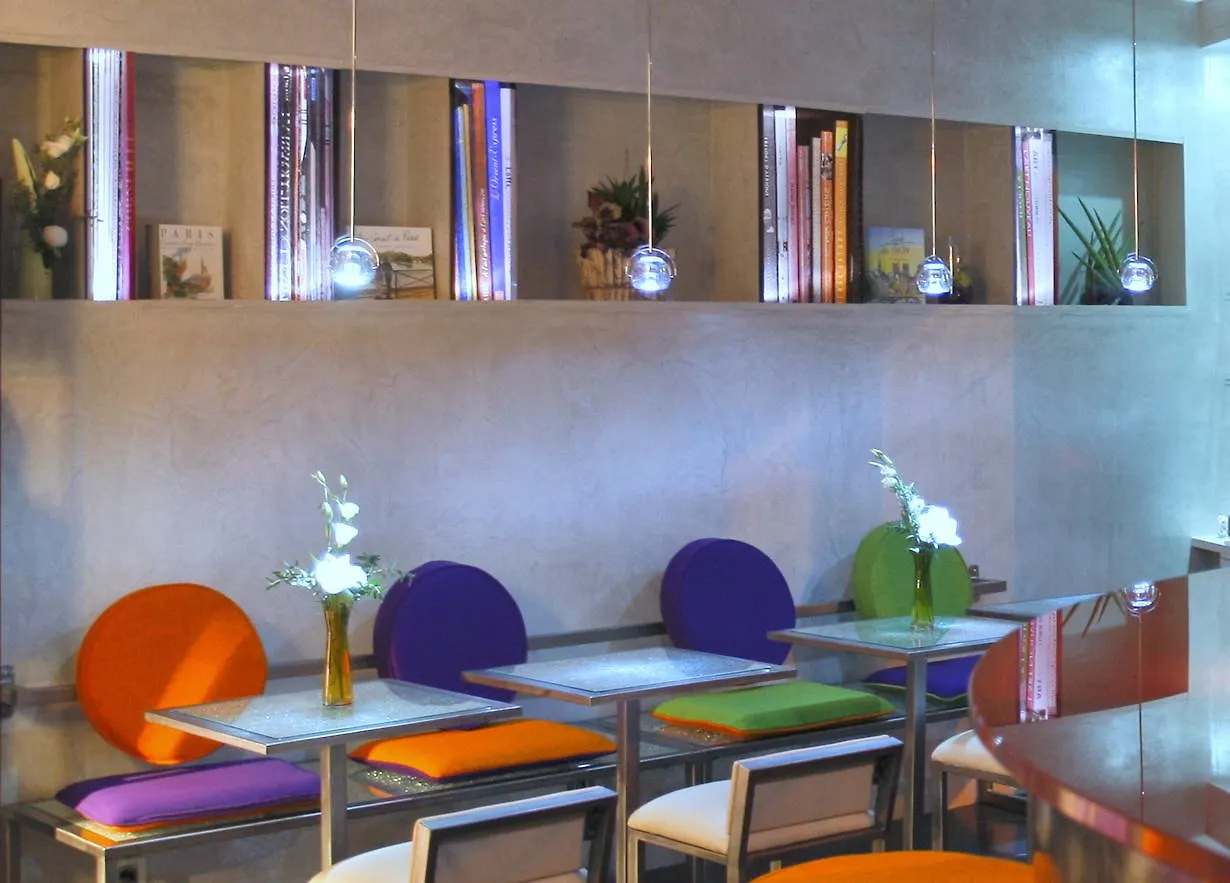 Apostrophe Otel Paris