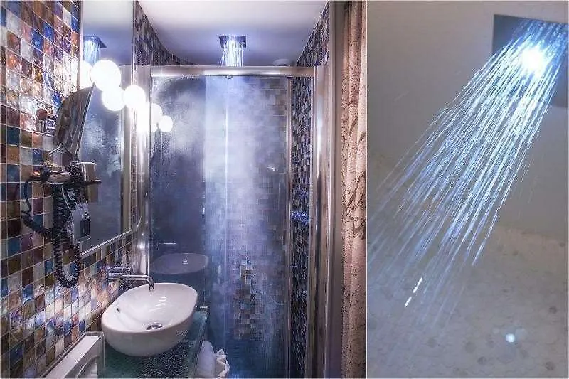 Otel Apostrophe Paris