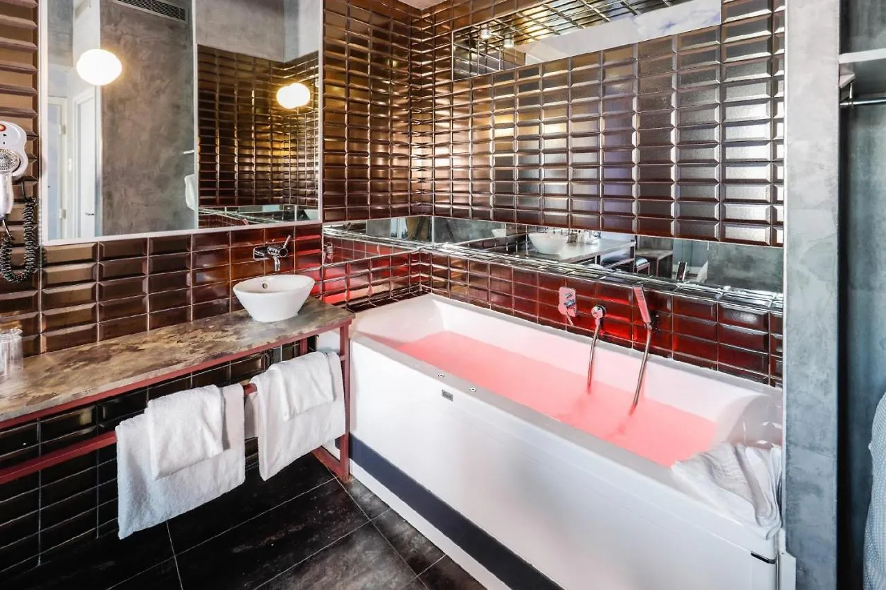 Apostrophe Otel Paris