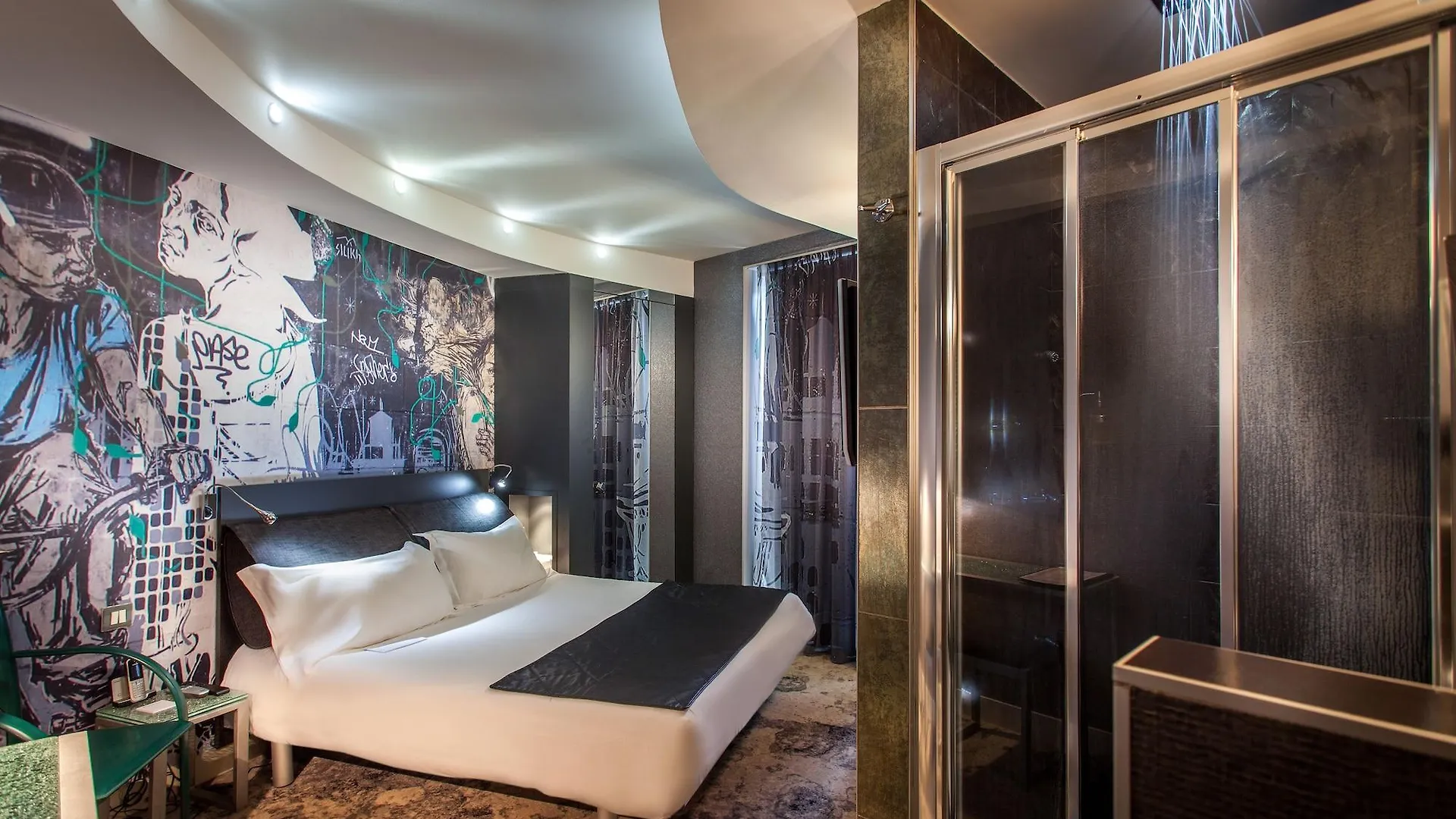 Apostrophe Hotel