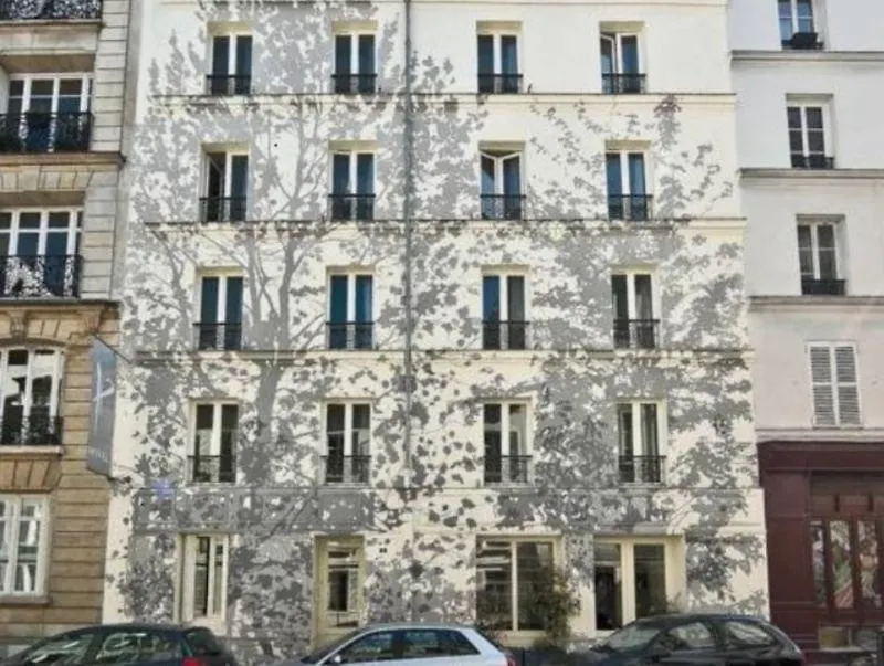 Apostrophe Paris